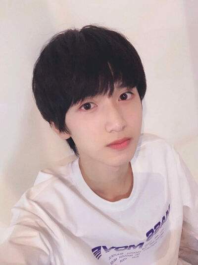 严浩翔